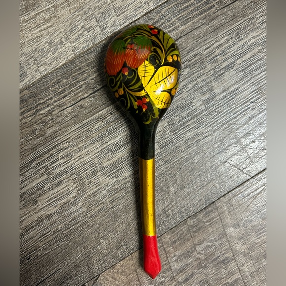 Russian Lacquer Bowl and Spoon - Picture 5 of 10